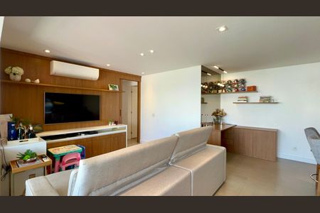 Apartamento à venda com 80m², 2 quartos e 2 vagasSala