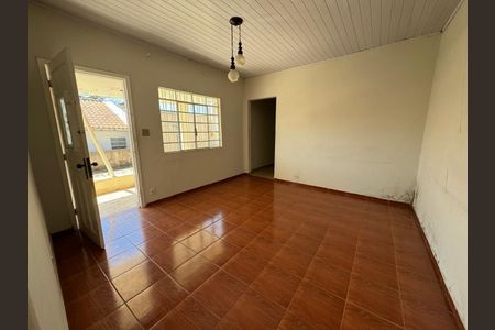 Casa para alugar com 3 quartos, 125m² em Vila Pirajussara, São Paulo