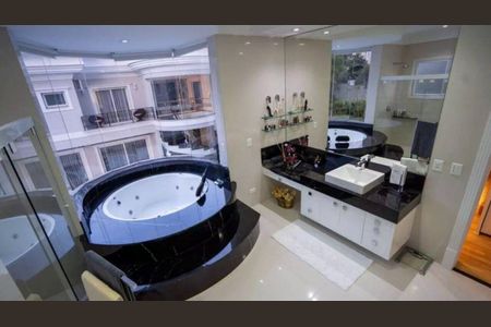 Casa à venda com 940m², 6 quartos e 9 vagas