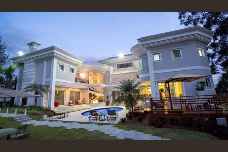Casa à venda com 940m², 6 quartos e 9 vagas