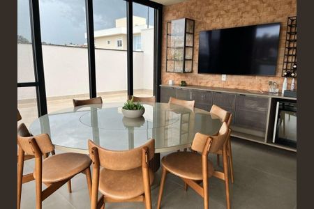 Casa à venda com 3 quartos, 290m² em Jardim Samambaia, Jundiaí