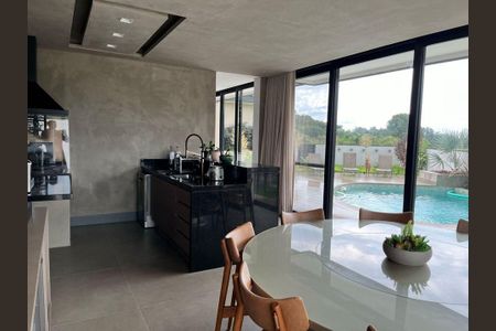 Casa à venda com 3 quartos, 290m² em Jardim Samambaia, Jundiaí