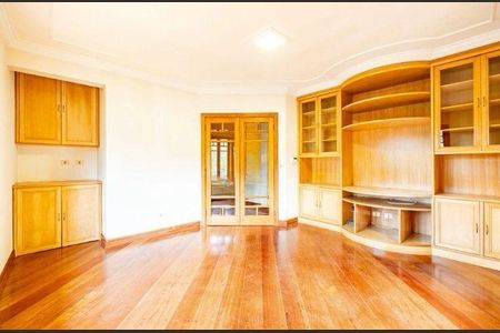 Casa à venda com 4 quartos, 650m² em Tamboré, Santana de Parnaíba