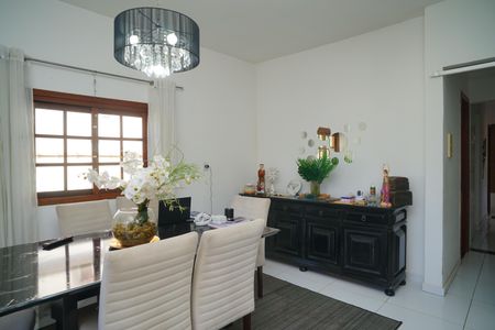 Casa de condomínio para alugar com 380m², 3 quartos e 1 vaga Casa de condomínio para alugar com 380m², 3 quartos e 1 vagaSala de Jantar