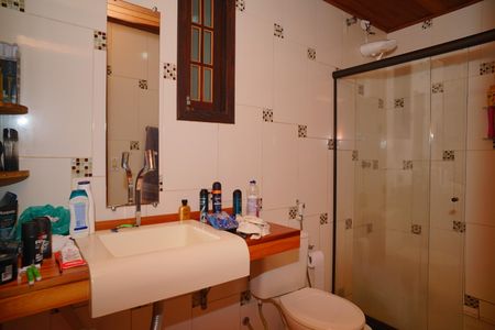 Casa de condomínio para alugar com 380m², 3 quartos e 1 vaga Casa de condomínio para alugar com 380m², 3 quartos e 1 vagaBanheiro do quarto anexo