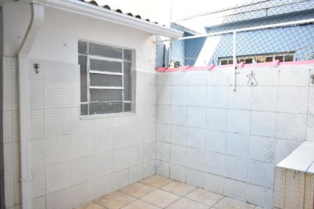 Casa para alugar com 80m², 2 quartos e 1 vagaQuintal