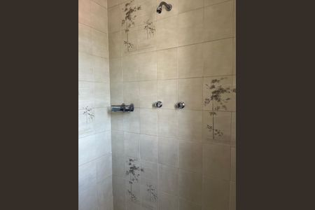 Casa de condomínio para alugar com 600m², 4 quartos e 4 vagas