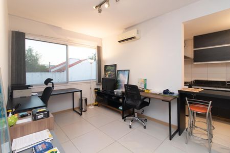 Sala de apartamento à venda com 2 quartos, 63m² em Menino Deus, Porto Alegre