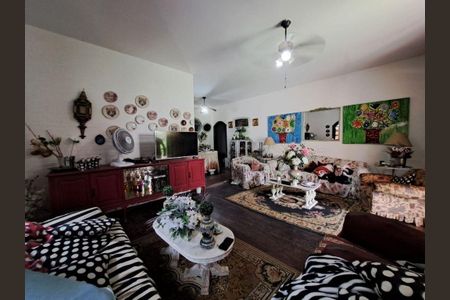 Casa à venda com 3 quartos, 200m² em Maria Paula, Niterói