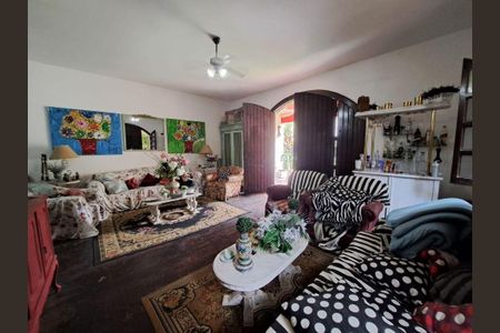 Casa à venda com 3 quartos, 200m² em Maria Paula, Niterói