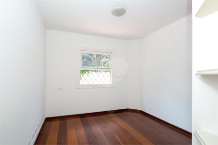 Casa à venda com 5 quartos, 400m² em Jardim dos Estados, São Paulo