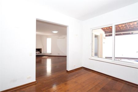 Casa à venda com 5 quartos, 400m² em Jardim dos Estados, São Paulo