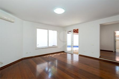 Casa à venda com 5 quartos, 400m² em Jardim dos Estados, São Paulo
