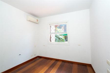 Casa à venda com 5 quartos, 400m² em Jardim dos Estados, São Paulo