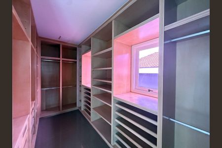 Casa à venda com 4 quartos, 250m² em Residencial Nove (Alphaville), Santana de Parnaíba