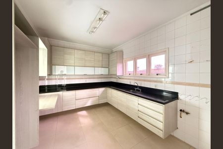 Casa à venda com 250m², 4 quartos e 4 vagas