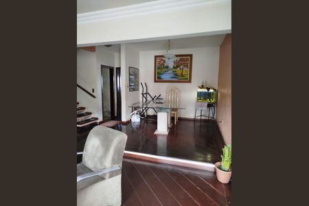 Casa à venda com 3 quartos, 320m² em Vila Camilópolis, Santo André