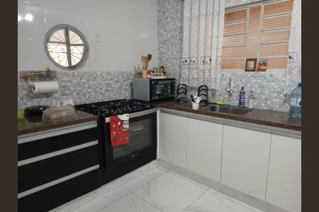 Casa à venda com 203m², 3 quartos e 3 vagasFoto 01