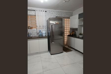 Casa à venda com 203m², 3 quartos e 3 vagasFoto 01