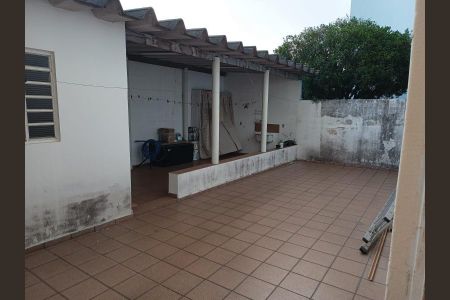 Casa à venda com 203m², 3 quartos e 3 vagasFoto 01