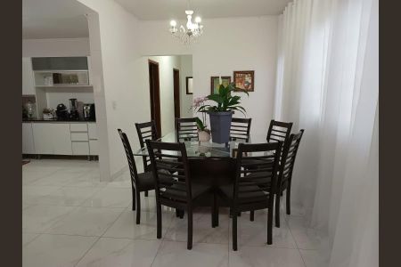 Casa à venda com 203m², 3 quartos e 3 vagasFoto 01