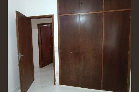 Casa à venda com 203m², 3 quartos e 3 vagasFoto 01