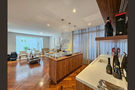 Casa para alugar com 4 quartos, 380m² em Pacaembu, São Paulo