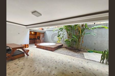 Casa para alugar com 4 quartos, 380m² em Pacaembu, São Paulo