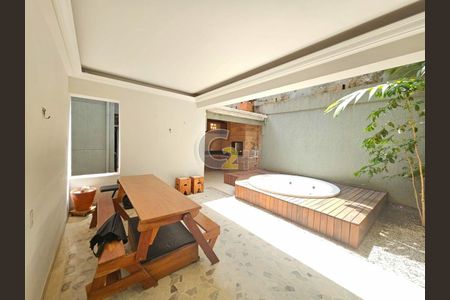 Casa para alugar com 4 quartos, 380m² em Pacaembu, São Paulo