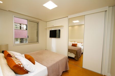 Apartamento à venda com 86m², 3 quartos e 1 vagaQuarto 2 - Armários