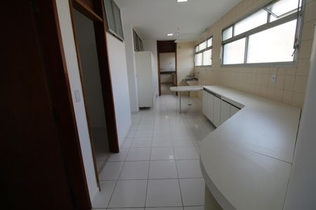 Apartamento para alugar com 310m², 6 quartos e 2 vagasÁrea de Serviço