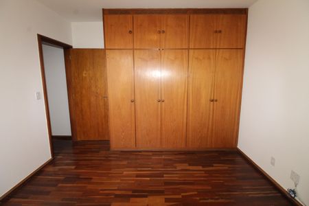 Apartamento para alugar com 310m², 6 quartos e 2 vagasQuarto 4