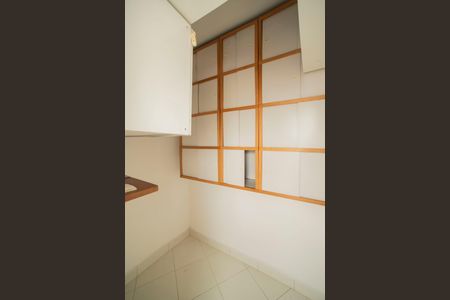 Apartamento à venda com 67m², 2 quartos e 1 vaga Apartamento à venda com 67m², 2 quartos e 1 vagaQuarto de Serviço