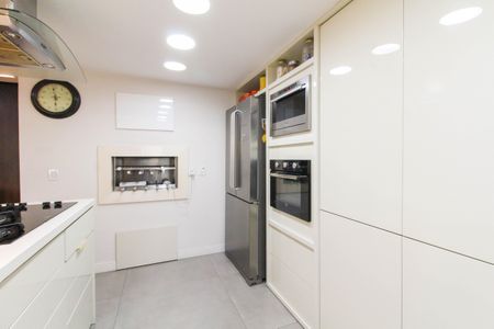 Apartamento à venda com 99m², 3 quartos e 3 vagas Apartamento à venda com 99m², 3 quartos e 3 vagasCozinha
