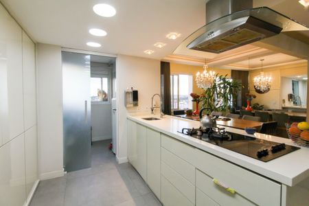 Apartamento à venda com 99m², 3 quartos e 3 vagas Apartamento à venda com 99m², 3 quartos e 3 vagasCozinha