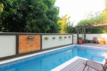 Apartamento à venda com 99m², 3 quartos e 3 vagas Apartamento à venda com 99m², 3 quartos e 3 vagasÁrea comum - Piscina