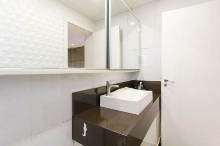 Apartamento à venda com 99m², 3 quartos e 3 vagas Apartamento à venda com 99m², 3 quartos e 3 vagasBanheiro da Suíte