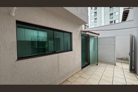 Casa à venda com 320m², 4 quartos e 2 vagasQuintal