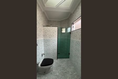 Casa à venda com 320m², 4 quartos e 2 vagasSuite 1Banheiro da Suíte 1