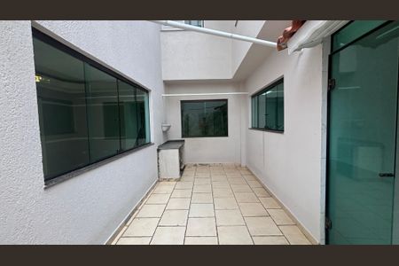 Casa à venda com 320m², 4 quartos e 2 vagasQuintal