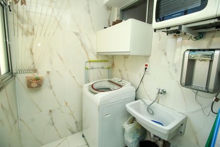 Apartamento à venda com 63m², 3 quartos e 1 vagaÁrea de Serviço