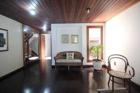 Apartamento à venda com 296m², 3 quartos e 2 vagasHall social