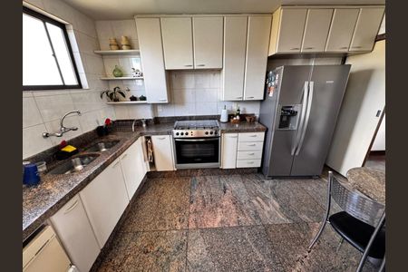 Apartamento à venda com 321m², 4 quartos e 4 vagas Apartamento à venda com 321m², 4 quartos e 4 vagasFoto 20