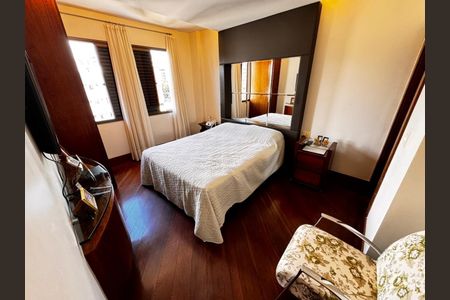 Apartamento à venda com 321m², 4 quartos e 4 vagas Apartamento à venda com 321m², 4 quartos e 4 vagasFoto 07