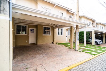 Casa de condomínio para alugar com 116m², 4 quartos e 2 vagas Casa de condomínio para alugar com 116m², 4 quartos e 2 vagasFachada