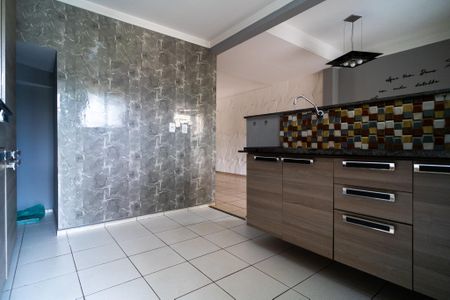 Casa de condomínio para alugar com 116m², 4 quartos e 2 vagas Casa de condomínio para alugar com 116m², 4 quartos e 2 vagasCozinha