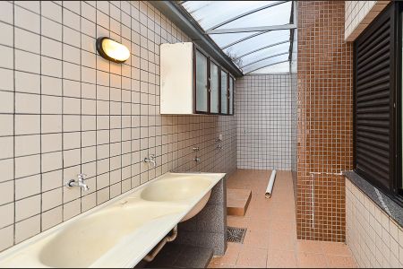 Apartamento para alugar com 290m², 5 quartos e 1 vaga Apartamento para alugar com 290m², 5 quartos e 1 vagaÁrea de Serviço