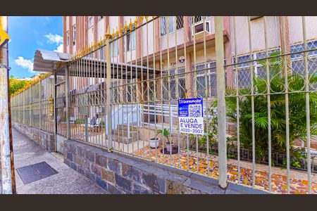 Apartamento para alugar com 92m², 2 quartos e sem vagaFachada do Prédio com placa