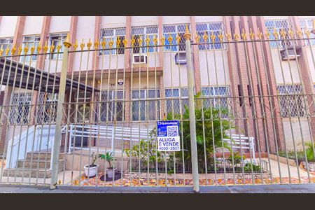 Apartamento para alugar com 92m², 2 quartos e sem vagaFachada do Prédio com placa