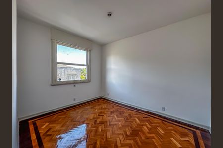 Apartamento para alugar com 76m², 2 quartos e sem vaga